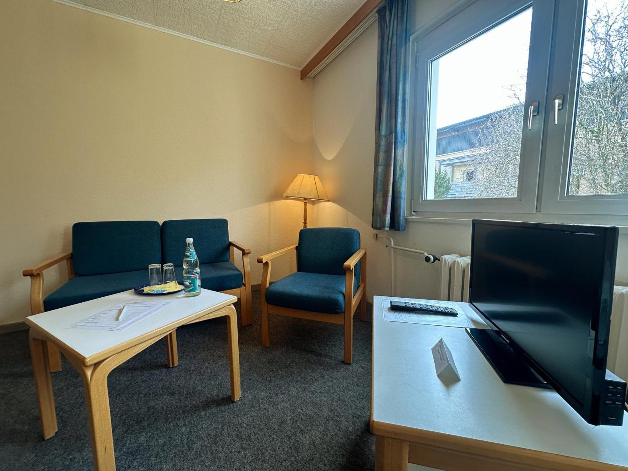 Hotel Am Laerchenberg I Fruehstueck, Wlan, Parkplatz Schirgiswalde-Kirschau エクステリア 写真