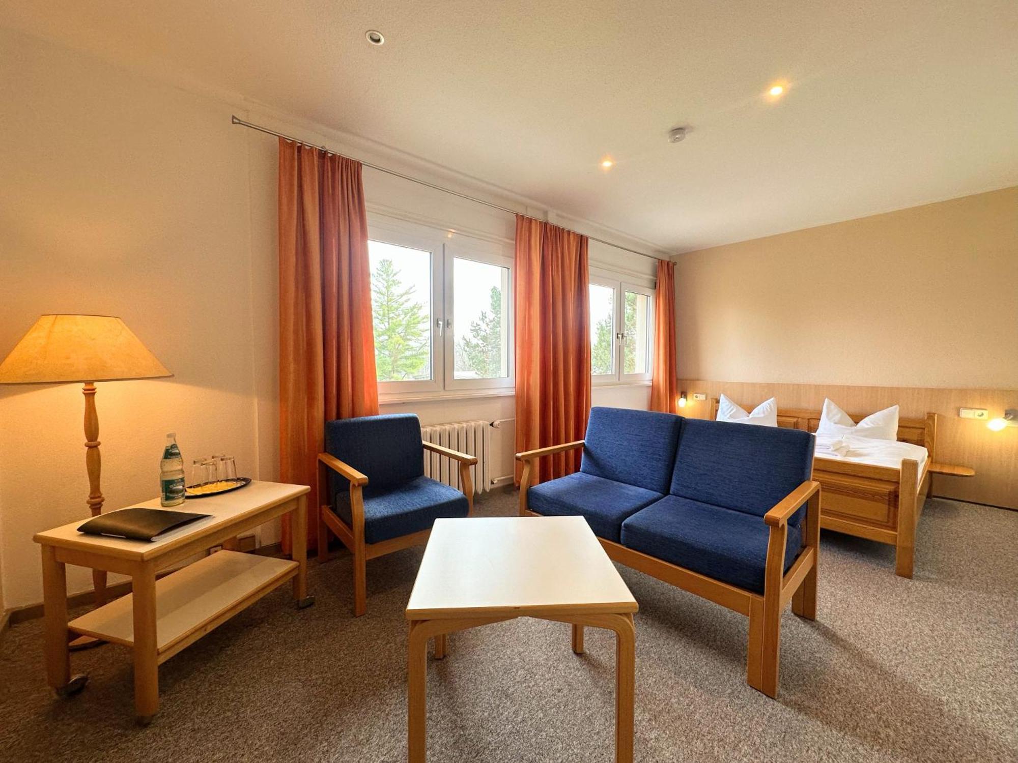 Hotel Am Laerchenberg I Fruehstueck, Wlan, Parkplatz Schirgiswalde-Kirschau エクステリア 写真